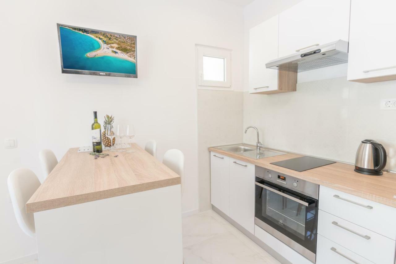 Apartment Holiday Makarska Exterior foto